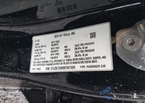 2025 Tesla Model 3 Long Range All-Wheel Drive z USA, uszkodzony, nr VIN 5YJ3E1EB4SF941504